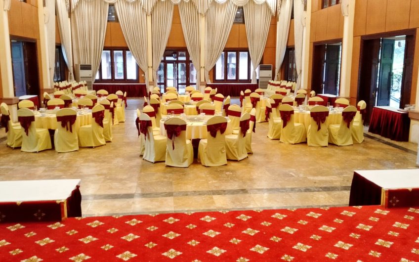 HỘI TRƯỜNG VÀNG