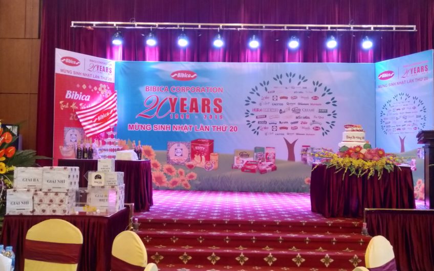 HỘI TRƯỜNG VÀNG